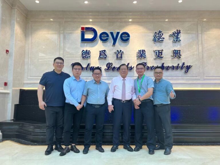 The Galaxy Solar Energy delegation was invited to visit the Date headquarters and attended a grand dinner with the chairman of Deye Inverter.